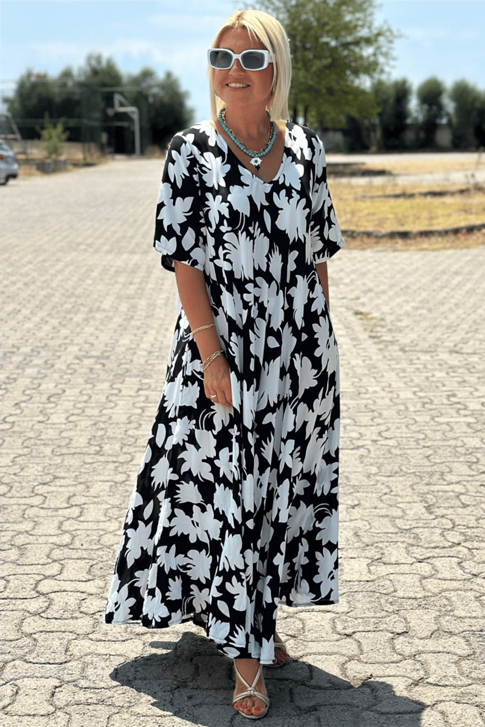 CALINDRA | ELEGANT DRESS WITH TUMMY COVERAGE