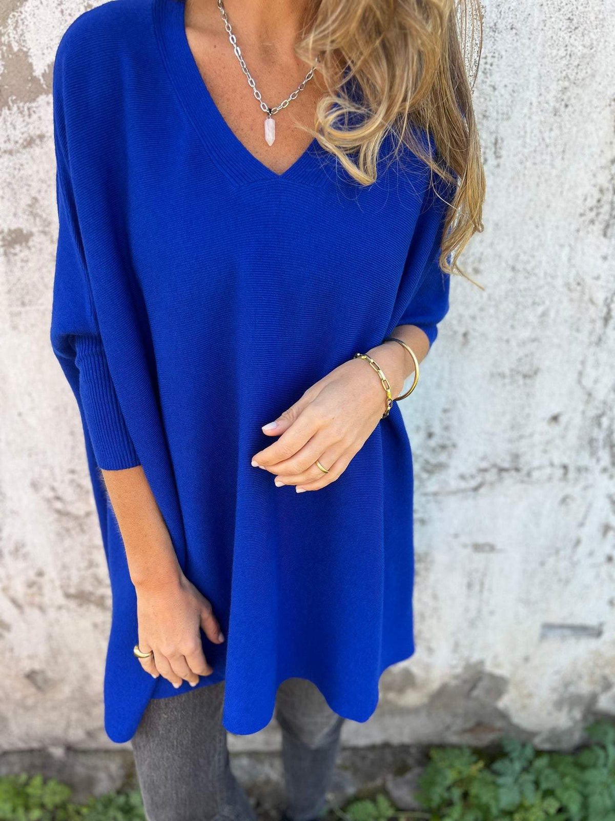 BESSY | COMFORTABLE SWEATER WITH V-NECK AND LONG SLEEVES