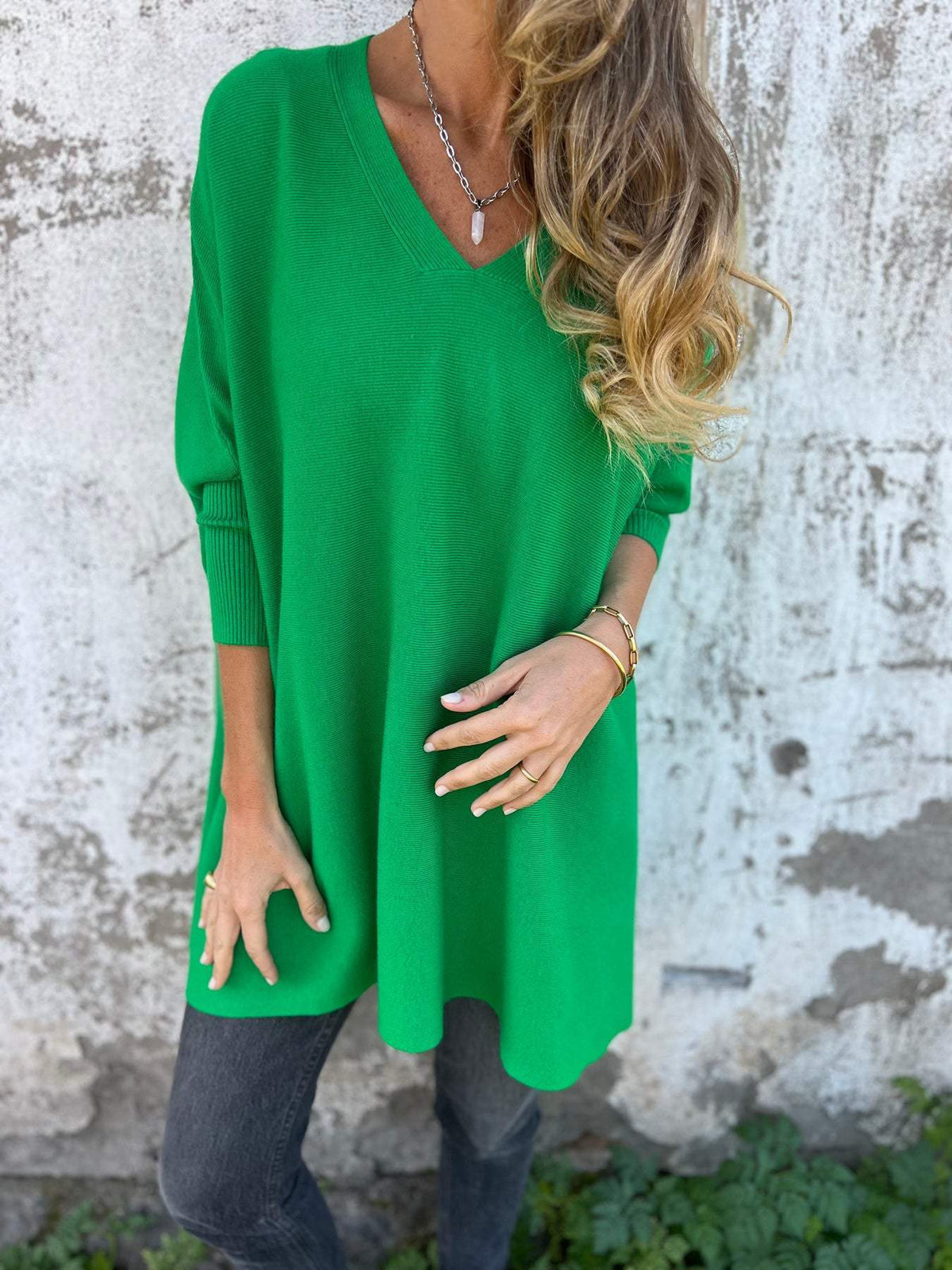 BESSY | COMFORTABLE SWEATER WITH V-NECK AND LONG SLEEVES