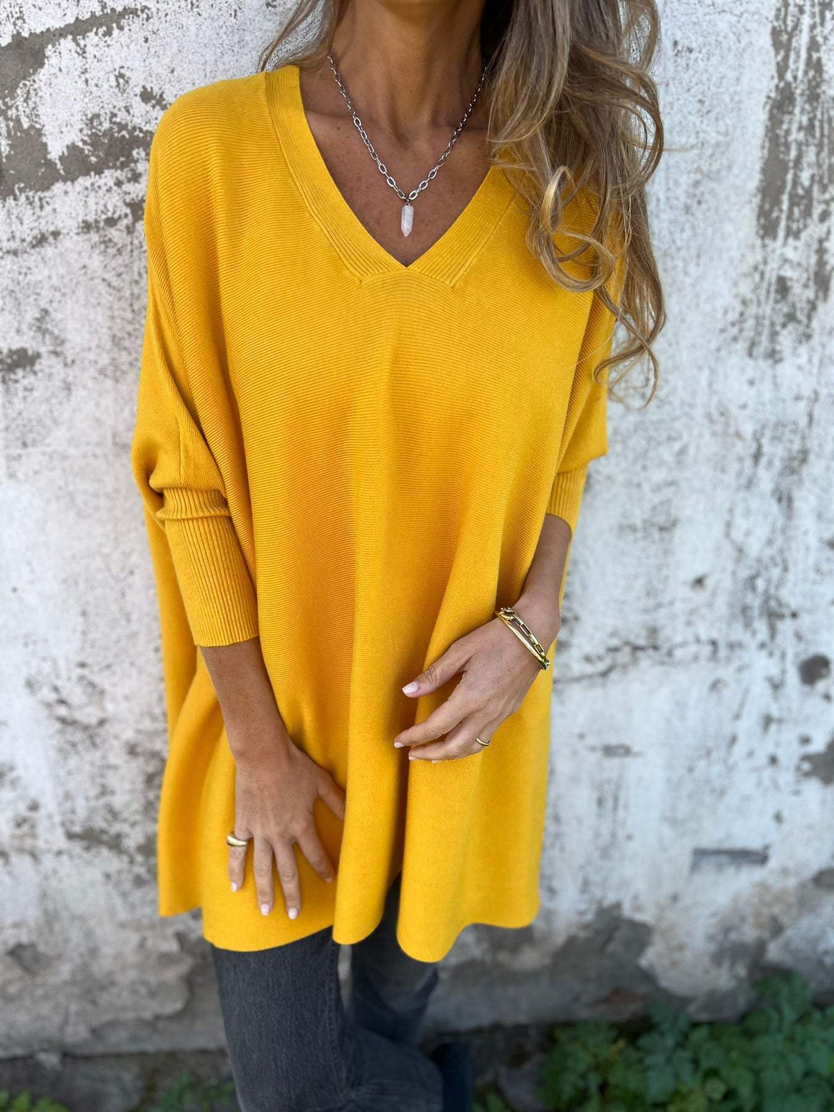 BESSY | COMFORTABLE SWEATER WITH V-NECK AND LONG SLEEVES