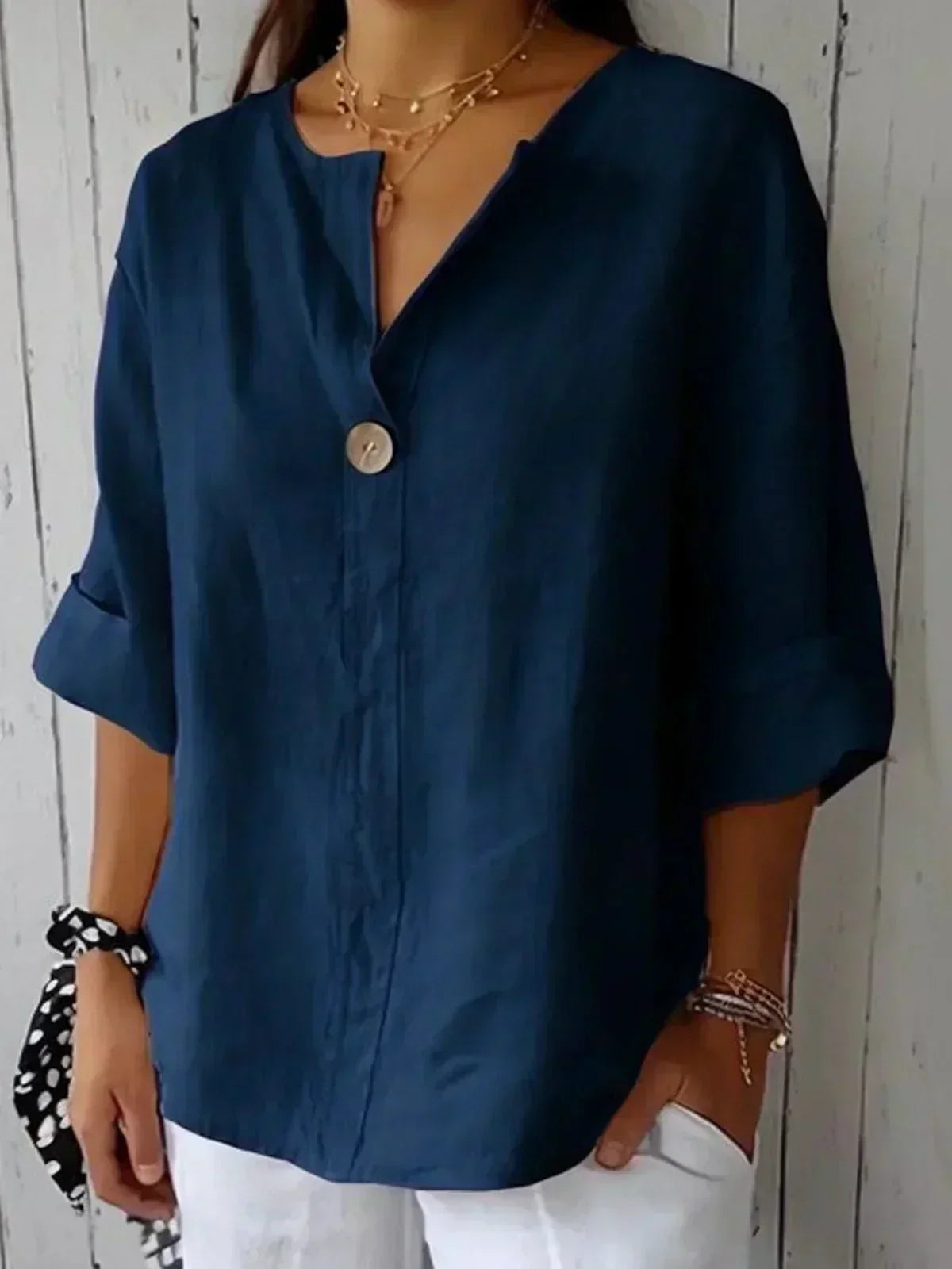 CASELLE | RELAXED V-NECK TOP